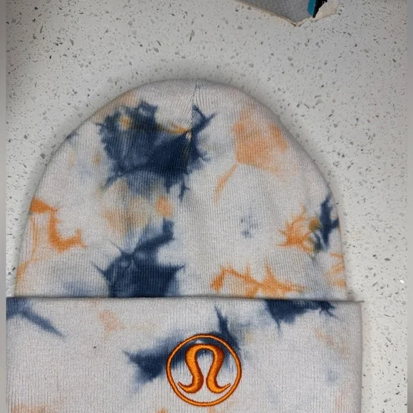 Winter hat - Picture 2 of 2